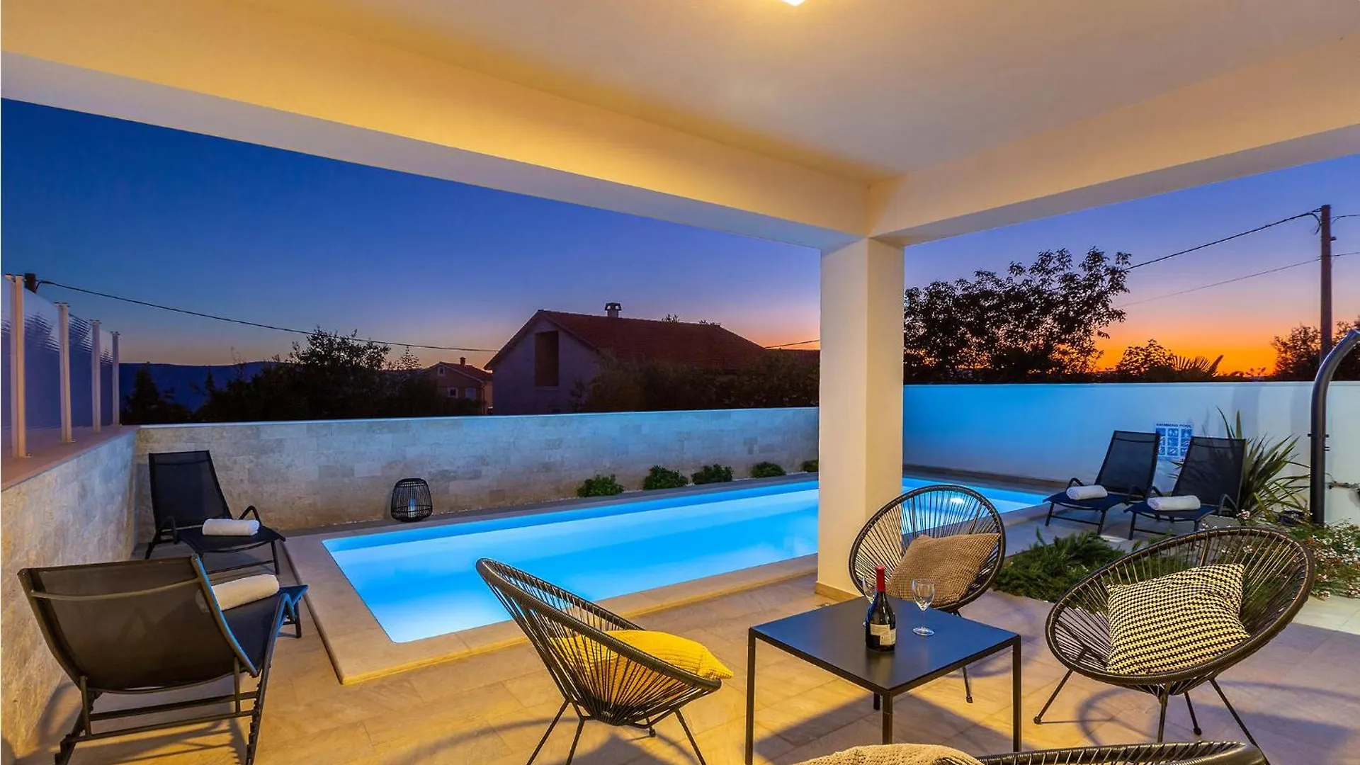 3 Bedroom Gorgeous Home In Linardici Croatia