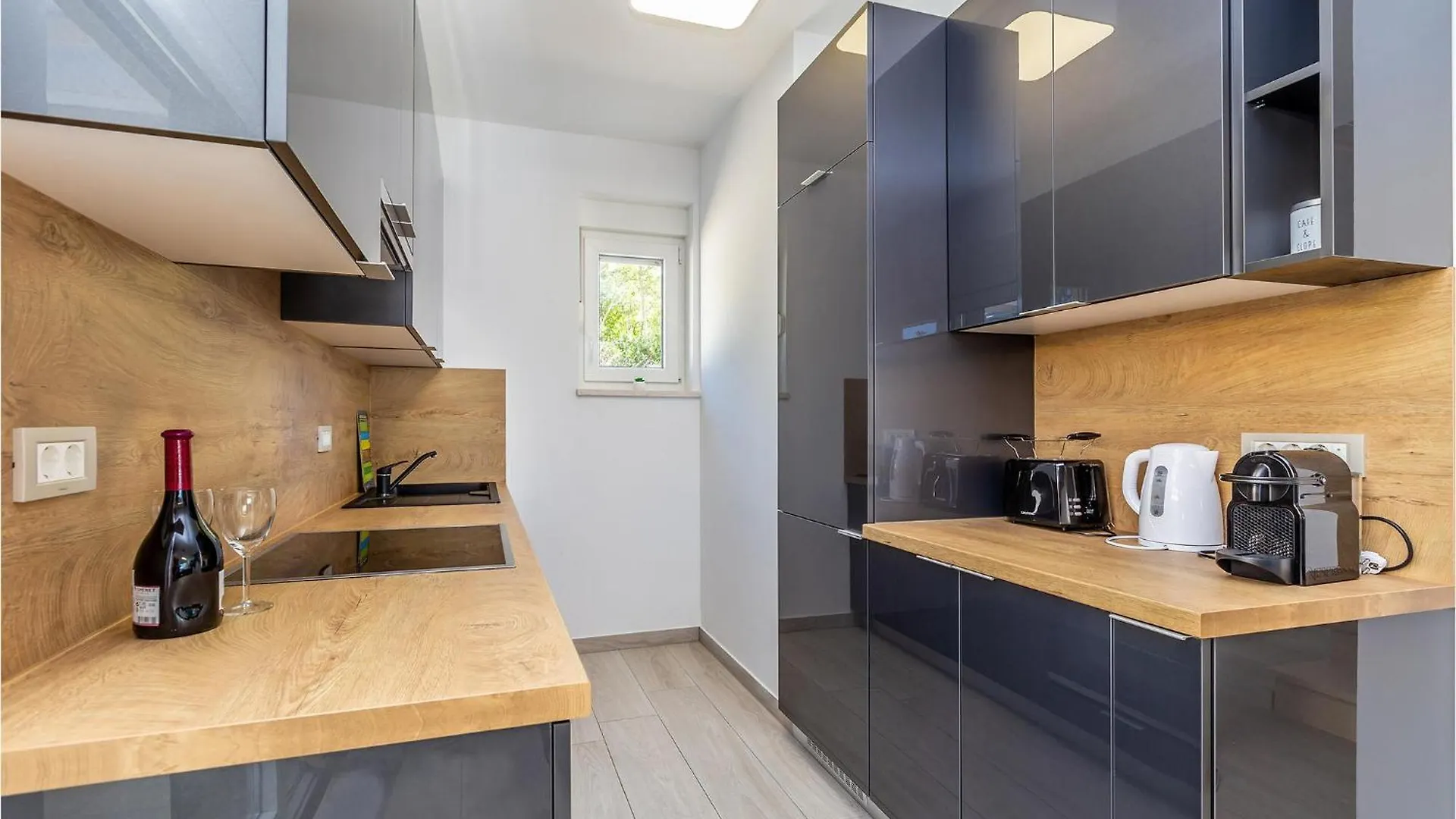 3 Bedroom Gorgeous Home In Linardici Holiday home