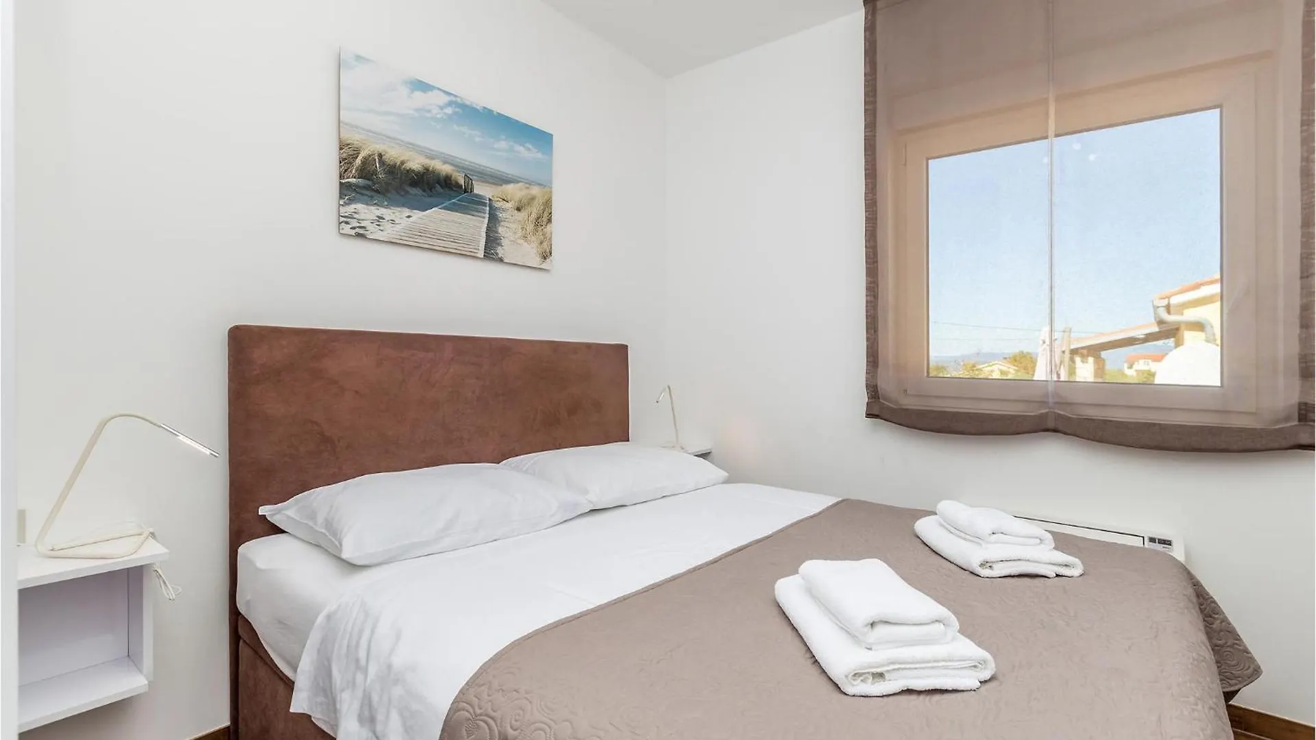 3 Bedroom Gorgeous Home In Linardici Croatia