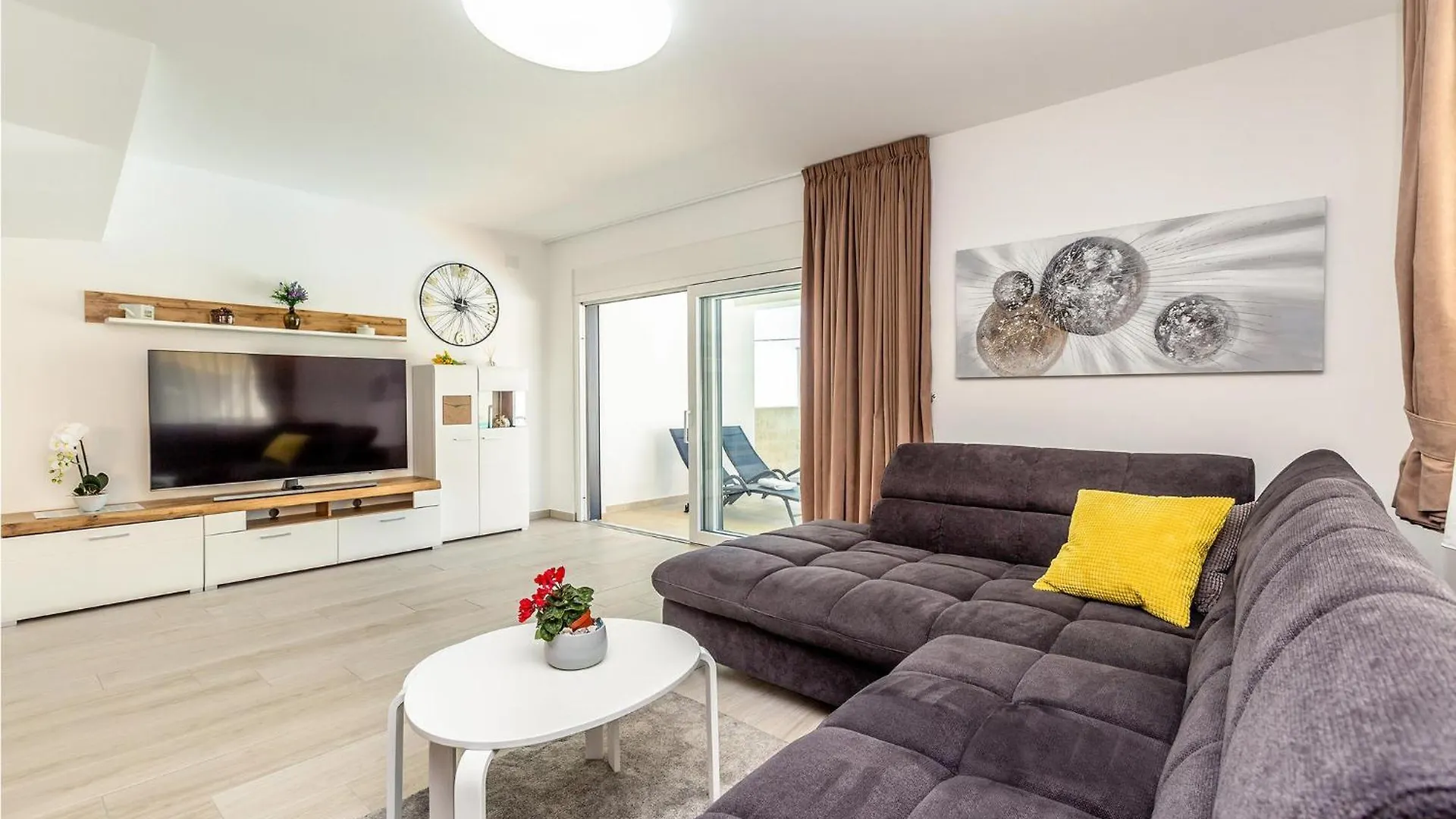 3 Bedroom Gorgeous Home In Linardici Holiday home